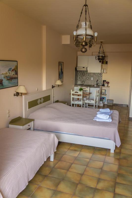 Studio (3 Adults) with Sea View image 3