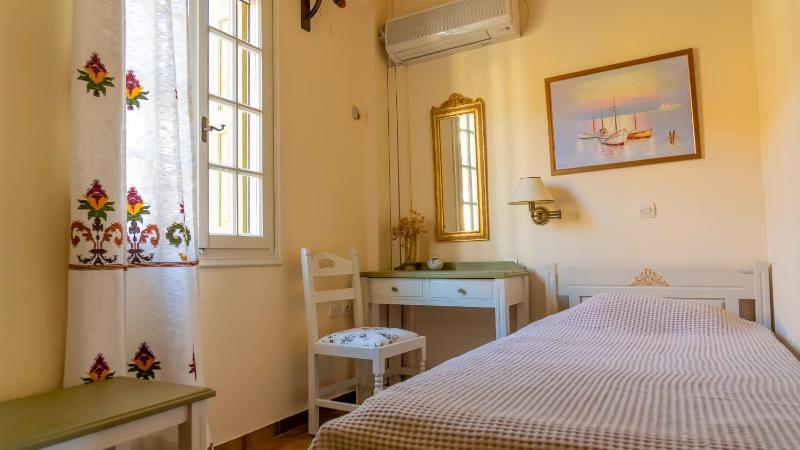 Studio (4 Adults) with Sea View image 4
