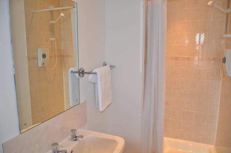 Double Room image 2