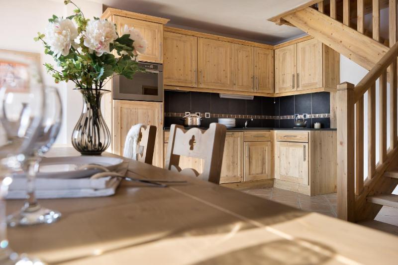 Two-Bedroom Apartment (6 Adults) with Spa Access image 3