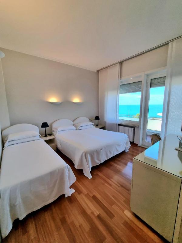 Prestige Triple Room image 1