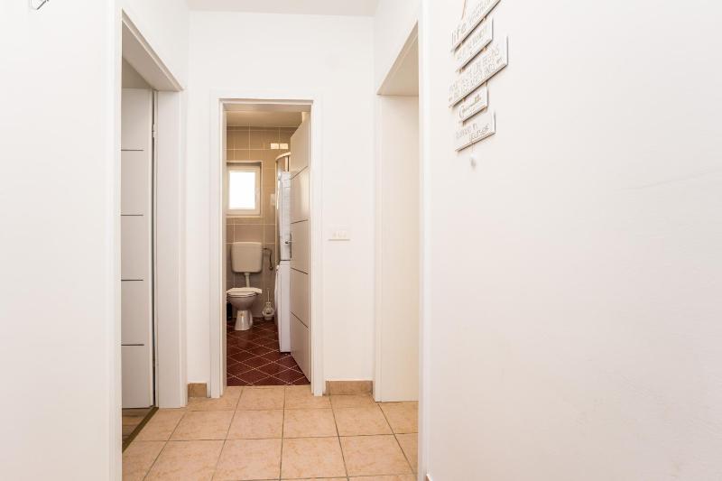 Mint lovely apartment for 8 - image 13