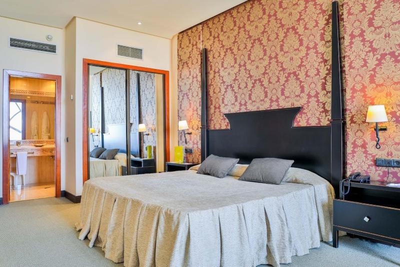 Junior Suite image 2