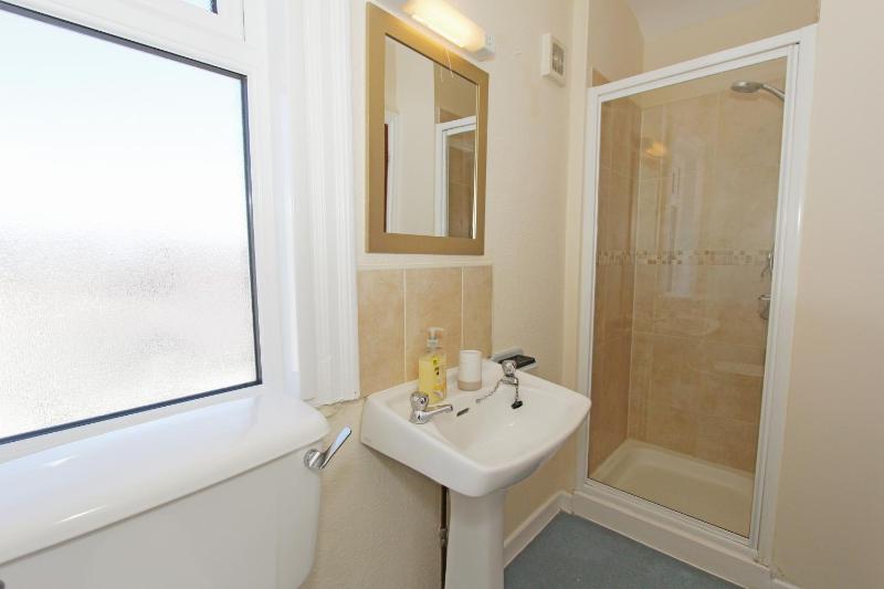 Twin Room - Second Floor image 2