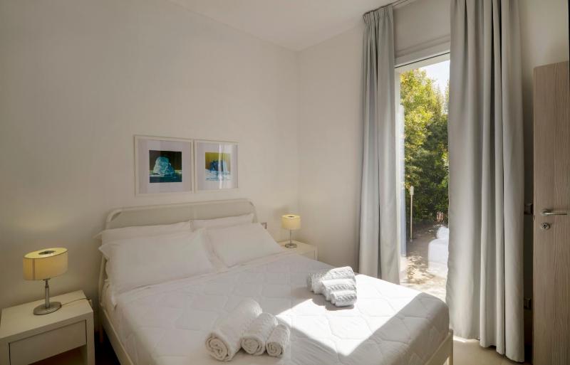 Junior Suite with Patio image 4