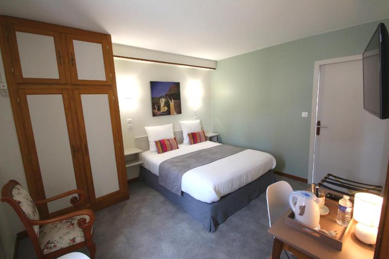 Double Room image 4