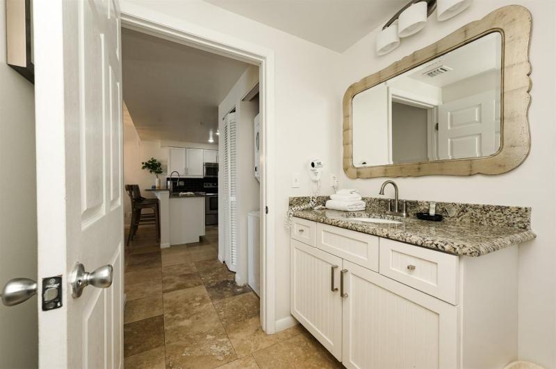 Unit 1604 Ocean Walk - 3 Bedroom Ocean Front - image 25