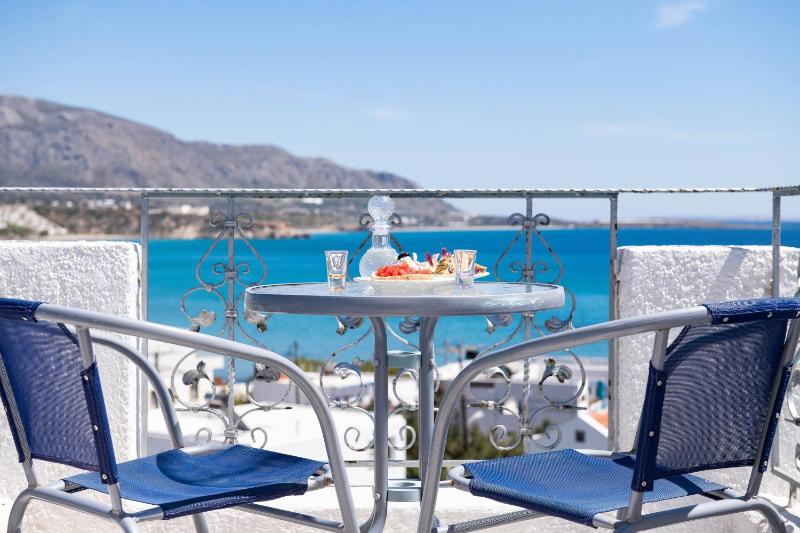 Superior Apartment with Panoramic Sea View image 3