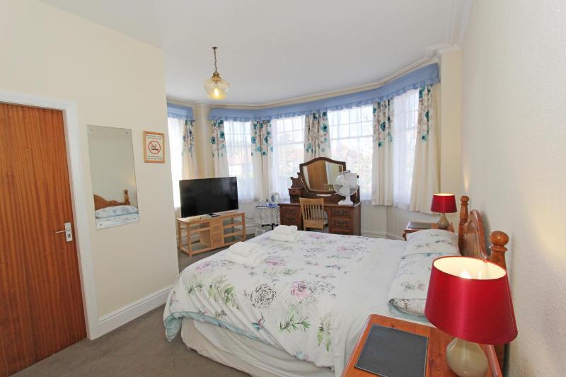 Double Room image 2