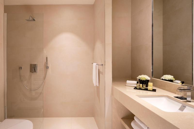 Deluxe Double Room image 1