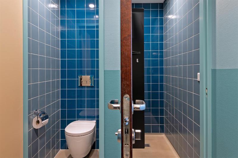 Budget Twin with Bunk Bed and Private Bathroom with Shower image 3