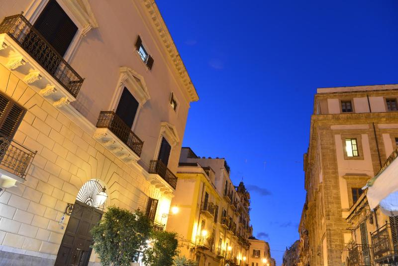 Residence Torremuzza - Charming House In The Heart Of Palermo with lovely view - image 3