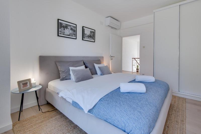 Premium villa heatable infinity pool jacuzzi and seaview beach and city just 10min by foot - image 13