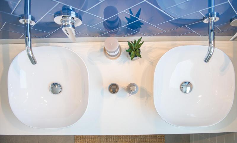 Premium villa heatable infinity pool jacuzzi and seaview beach and city just 10min by foot - image 12