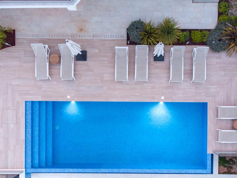 Premium villa heatable infinity pool jacuzzi and seaview beach and city just 10min by foot - image 29