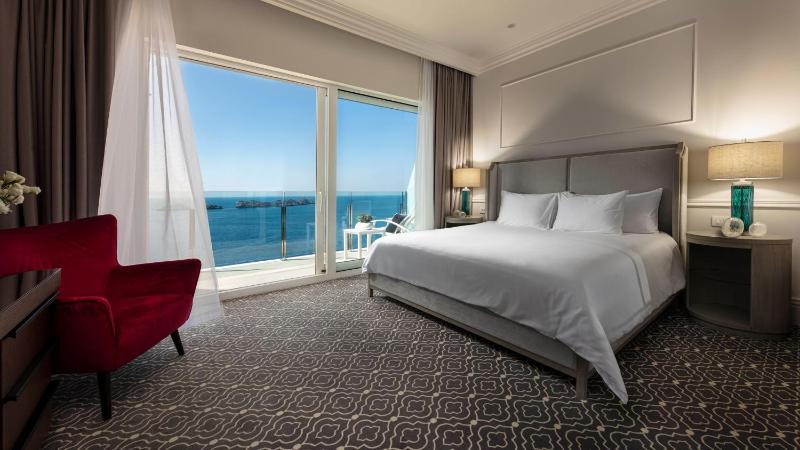 Royal  Sky Room with Sea View and Balcony image 1