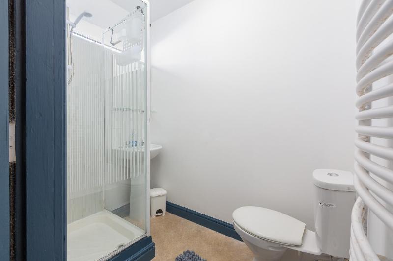 One-Bedroom Apartment - Ground Floor image 3