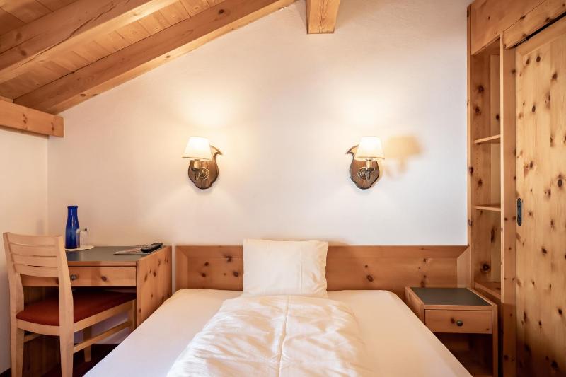 Standard Double Room image 4