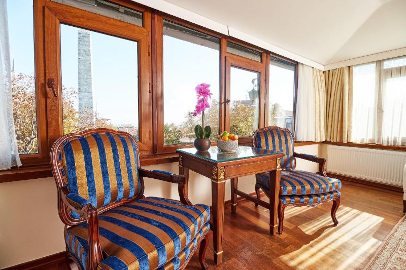 King Suite with Blue Mosque and Sea View image 2