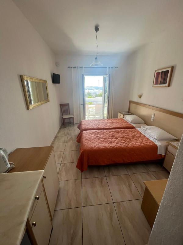 Double Room image 4
