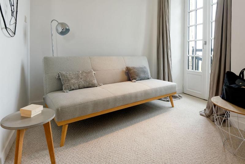 Deluxe Triple Room with Sea View image 3