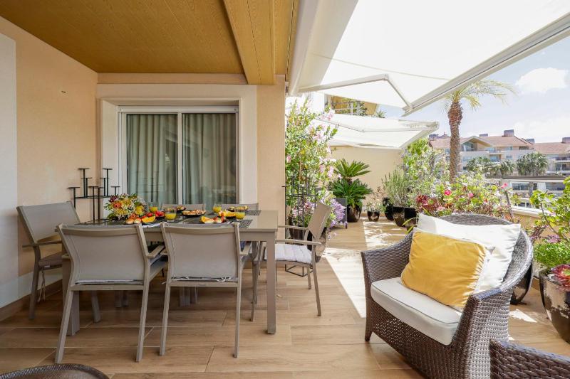 Cidadela - Luxury Apt with Pool - image 26