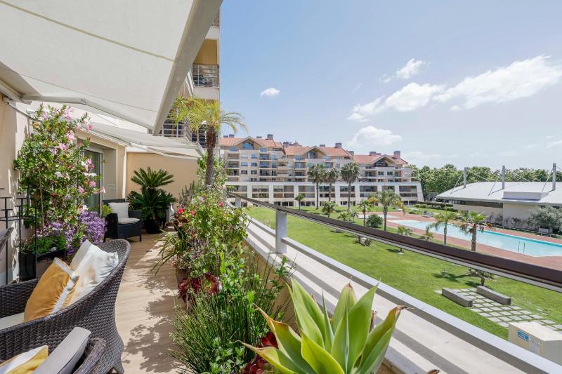 Cidadela - Luxury Apt with Pool - image 23