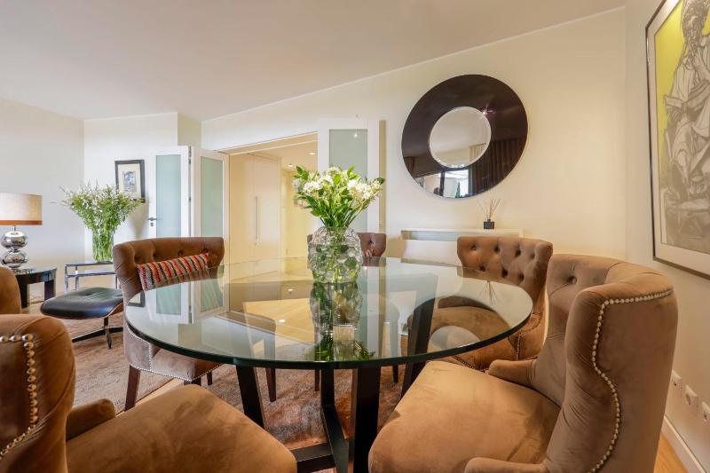 Cidadela - Luxury Apt with Pool - image 6