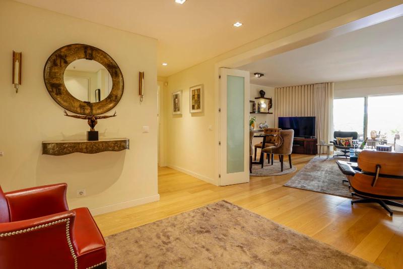 Cidadela - Luxury Apt with Pool - image 36