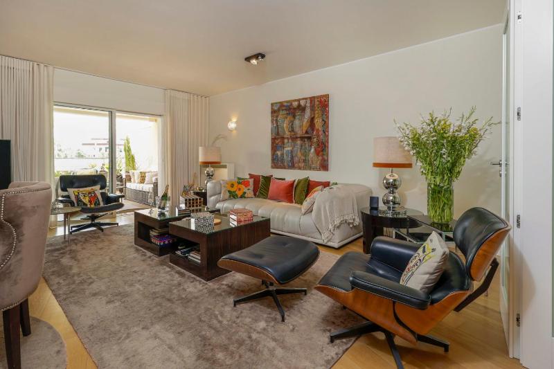 Cidadela - Luxury Apt with Pool - image 24