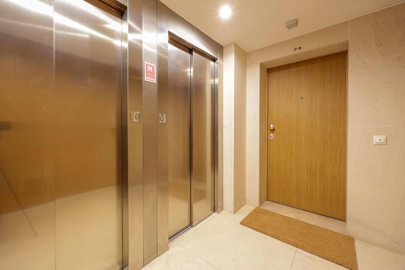 Cidadela - Luxury Apt with Pool - image 14