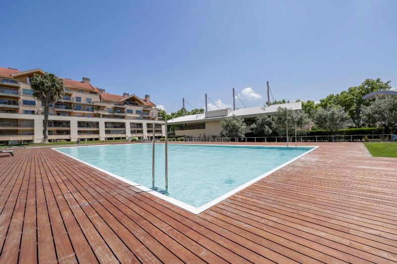 Cidadela - Luxury Apt with Pool - image 9