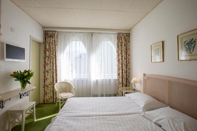 Double Room with Balcony image 1