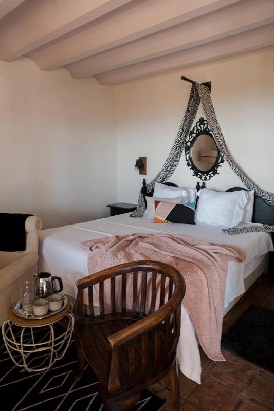 Classic Double Room with Terrace image 2