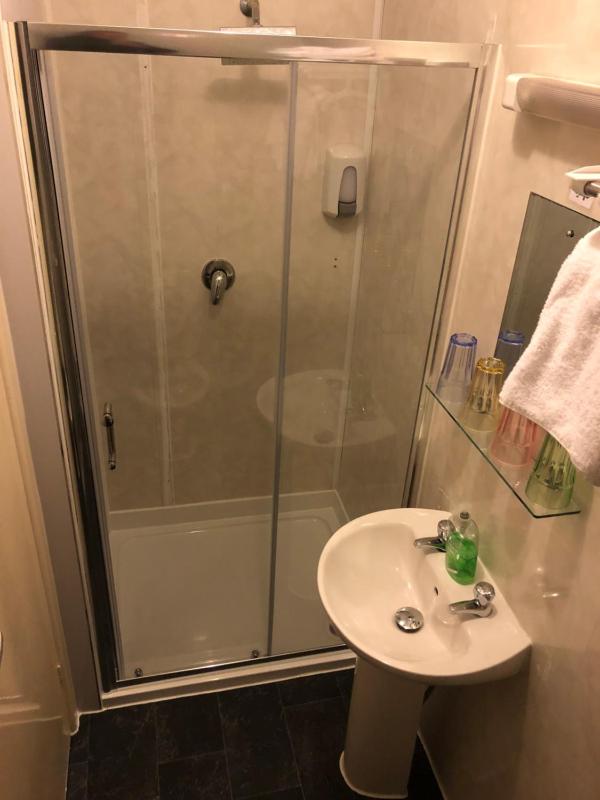 Quadruple Room with Private Bathroom image 4