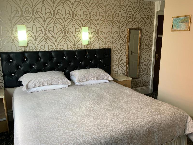 King Room image 3