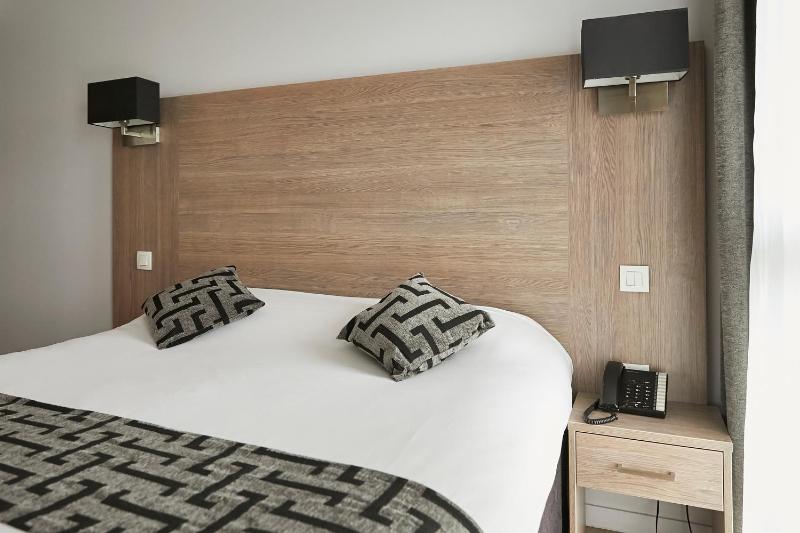 Apartment 2 Single Beds, Sofa Bed image 3