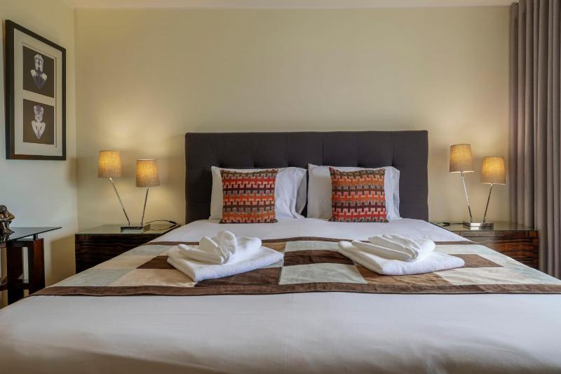 Cidadela - Luxury Apt with Pool - image 45