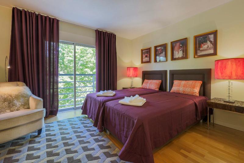 Cidadela - Luxury Apt with Pool - image 21