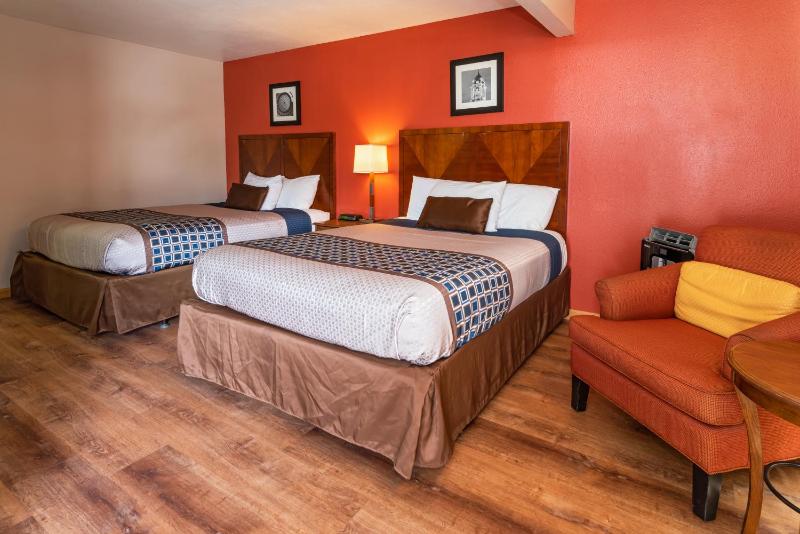 Standard Queen Room with Two Queen Beds image 3