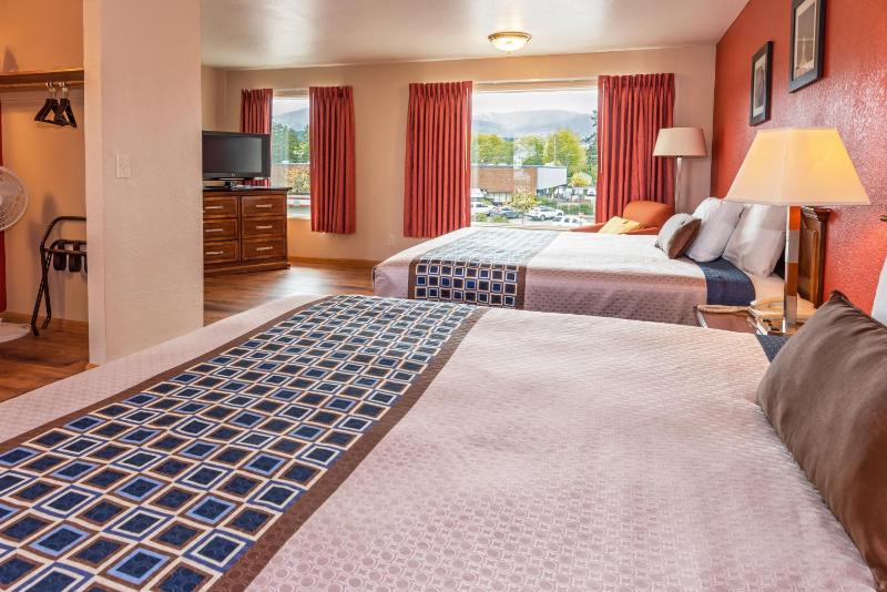 King Room with Two King Beds with Mountain View image 2