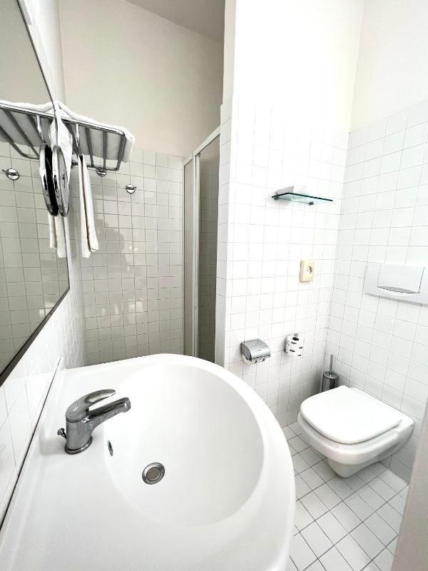 Deluxe Double Room with Sea View image 2