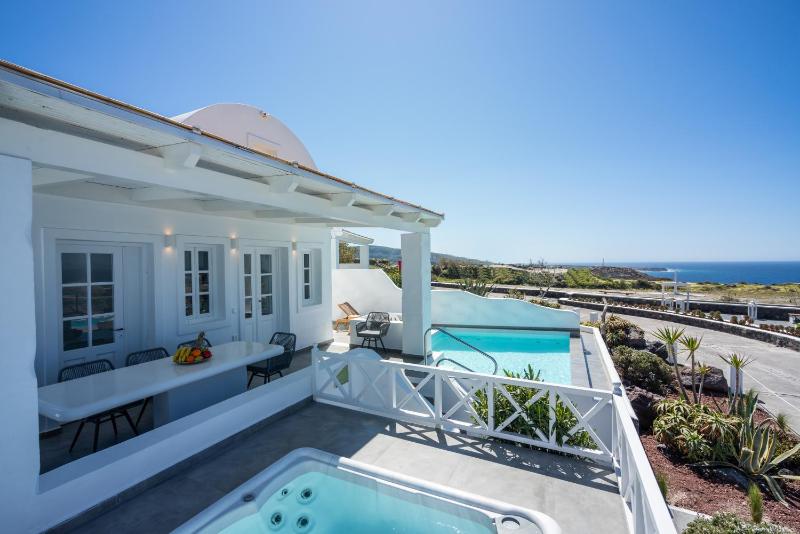 Emerald 3 Bedroom Sunset & Sea View Villa with Private Pool & Hot Tub image 1