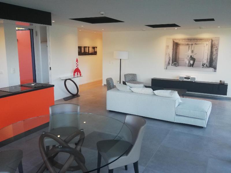 Villa image 1