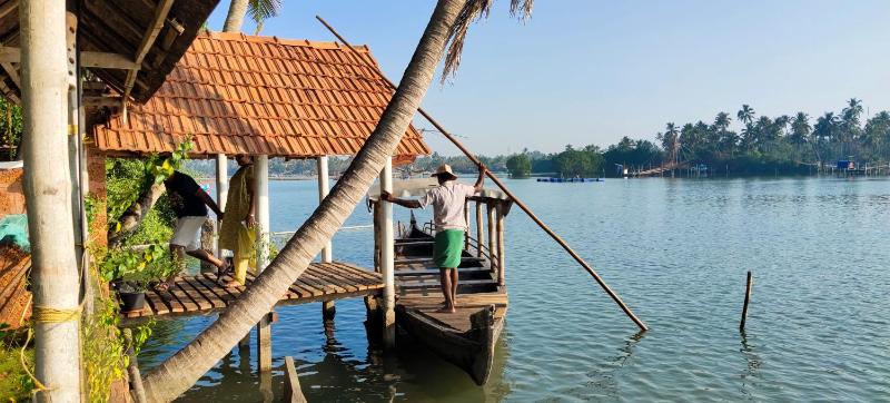 Ambadi's villa -Lake view resort - image 13