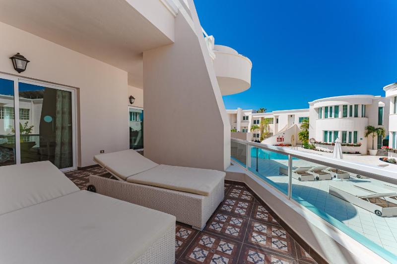 One-Bedroom Suite (2 Adults) image 3