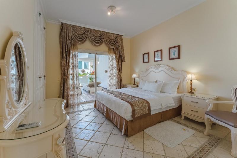 One-Bedroom Suite (2 Adults) image 4