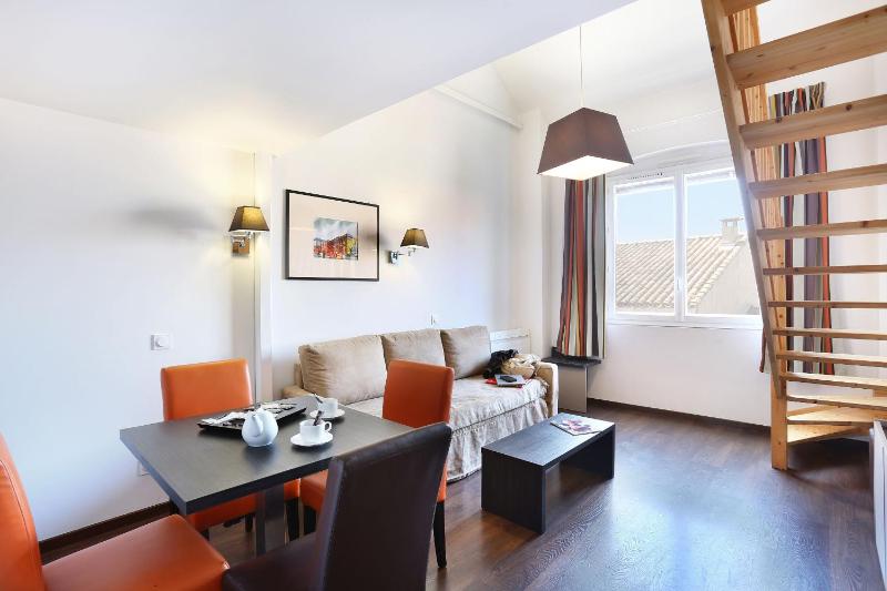 Two-Bedroom Apartment (6 Adults) image 2