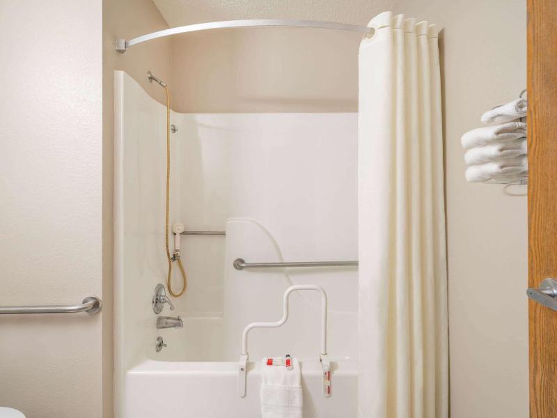 Double Room - Disability Access/Non-Smoking image 3