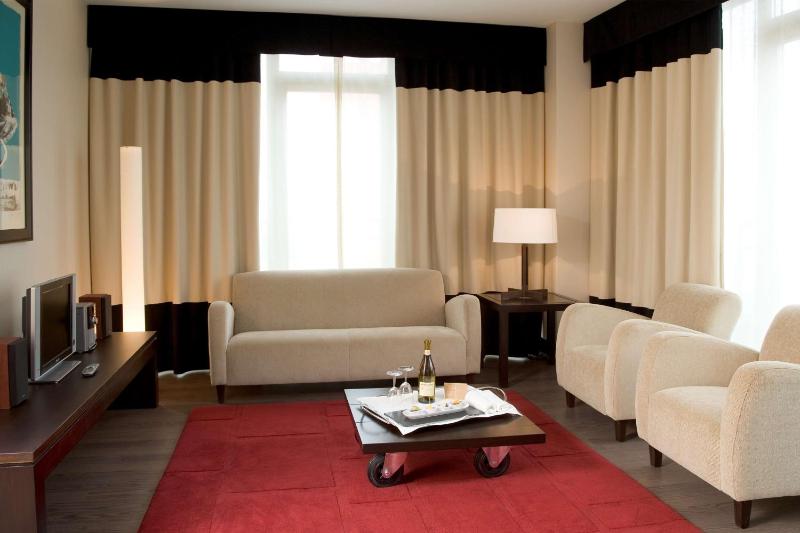 Junior Suite image 1